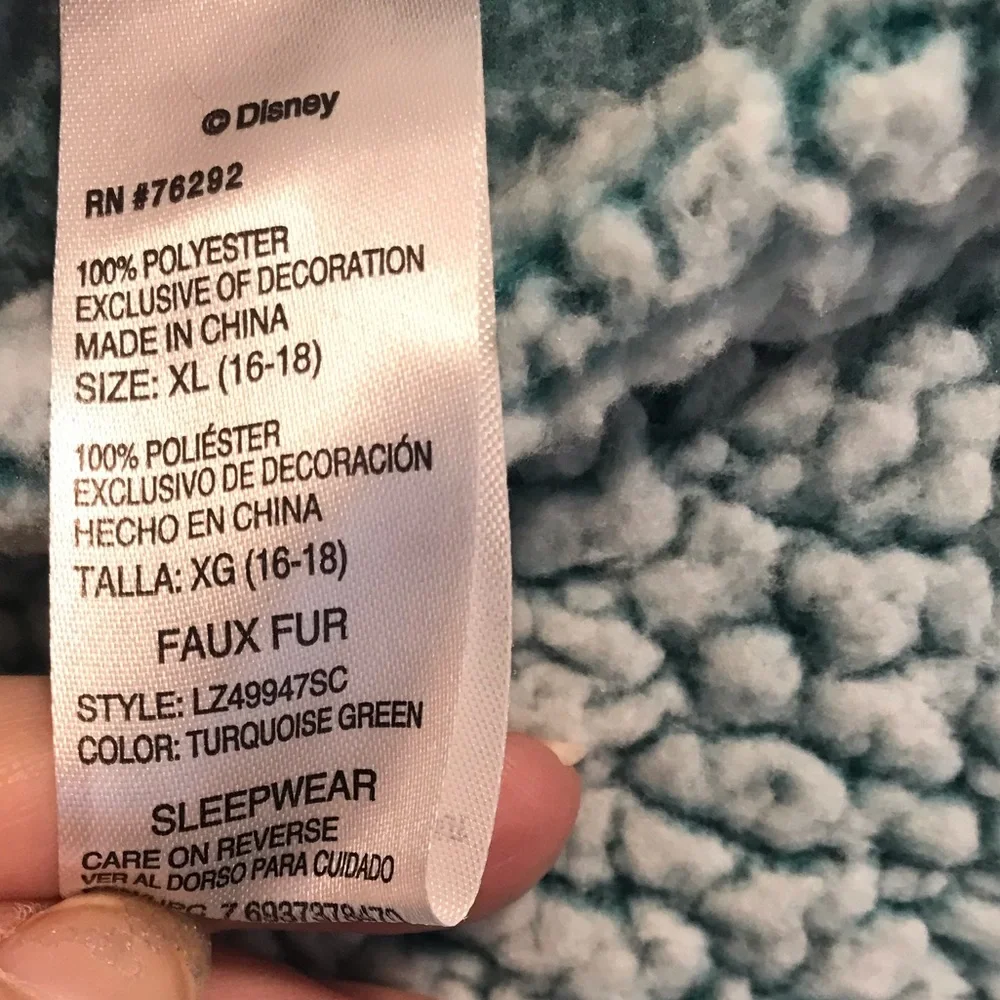 Disney Stitch Ohana Sleep Sherpa top size XL - Picture 6 of 7